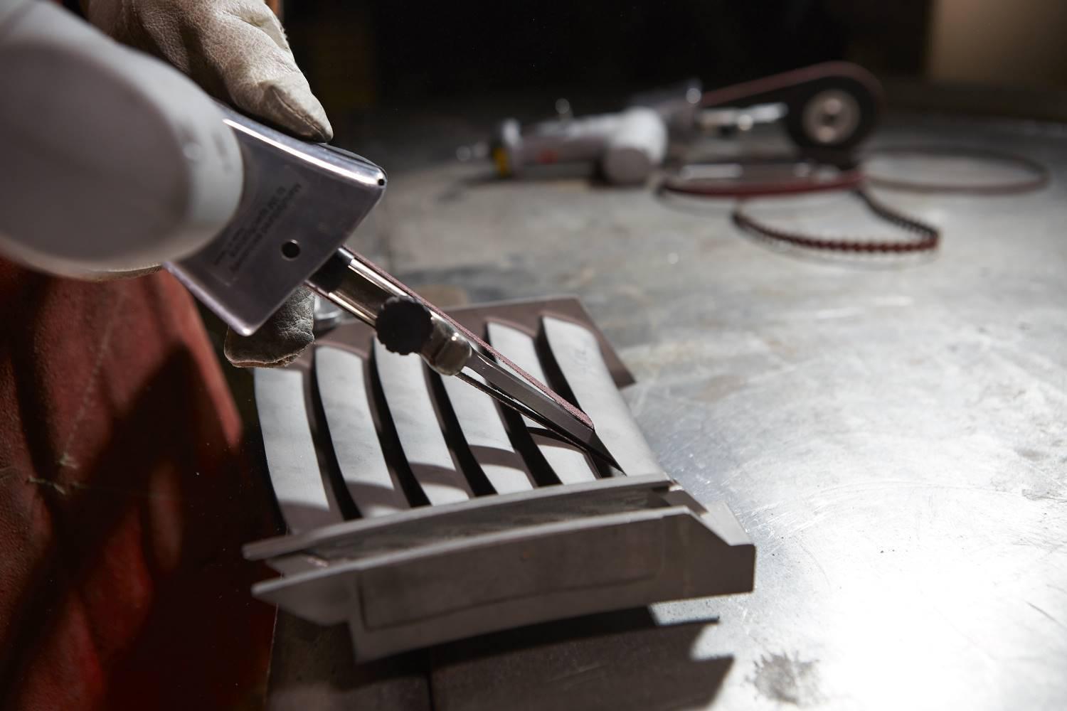 CTD ABRSV BELTS 37IN 60IN 220+