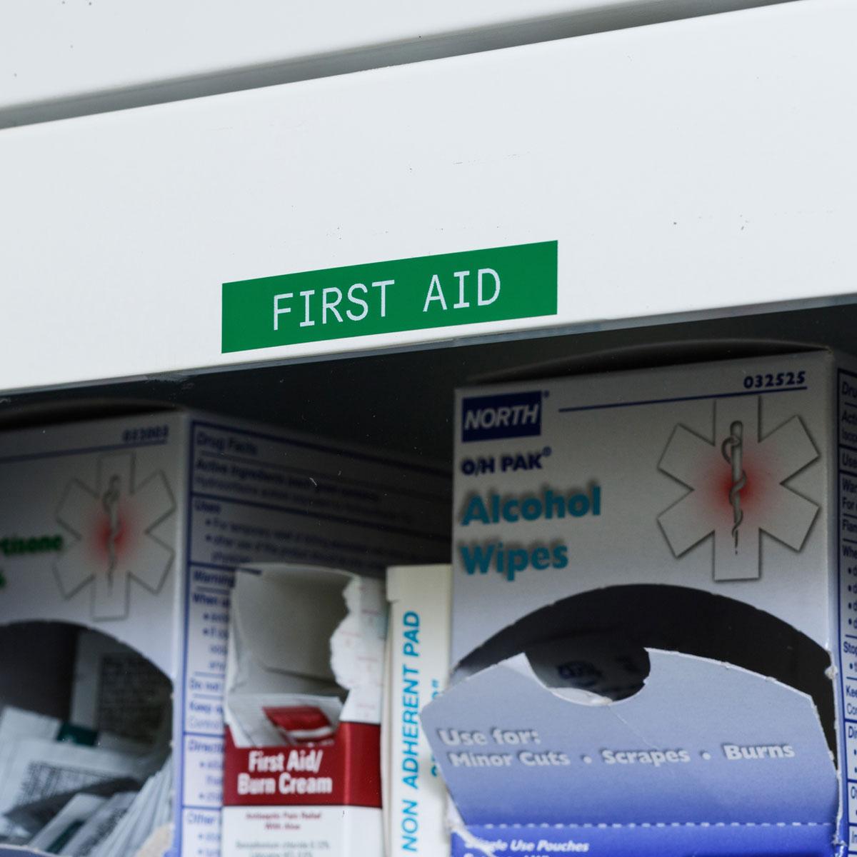 LABEL VINYL 1/2IN GRN B-595 VINYL ACRYL