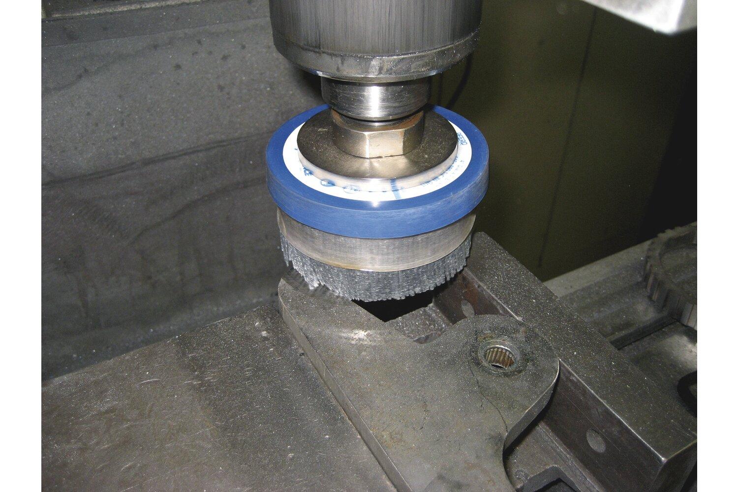 3 X 7/8 80 GRIT M-BRAD COMP DISC BRUSH