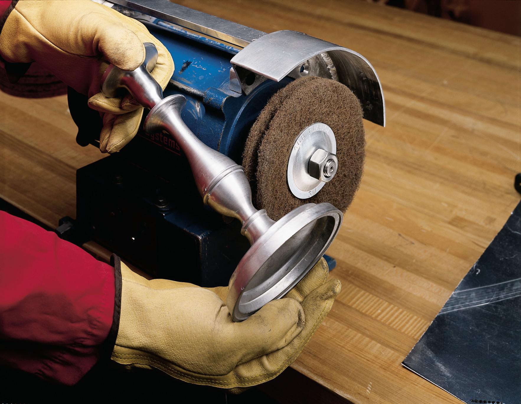 NON-WOVEN ABRSV PL BACK DISC 12IN