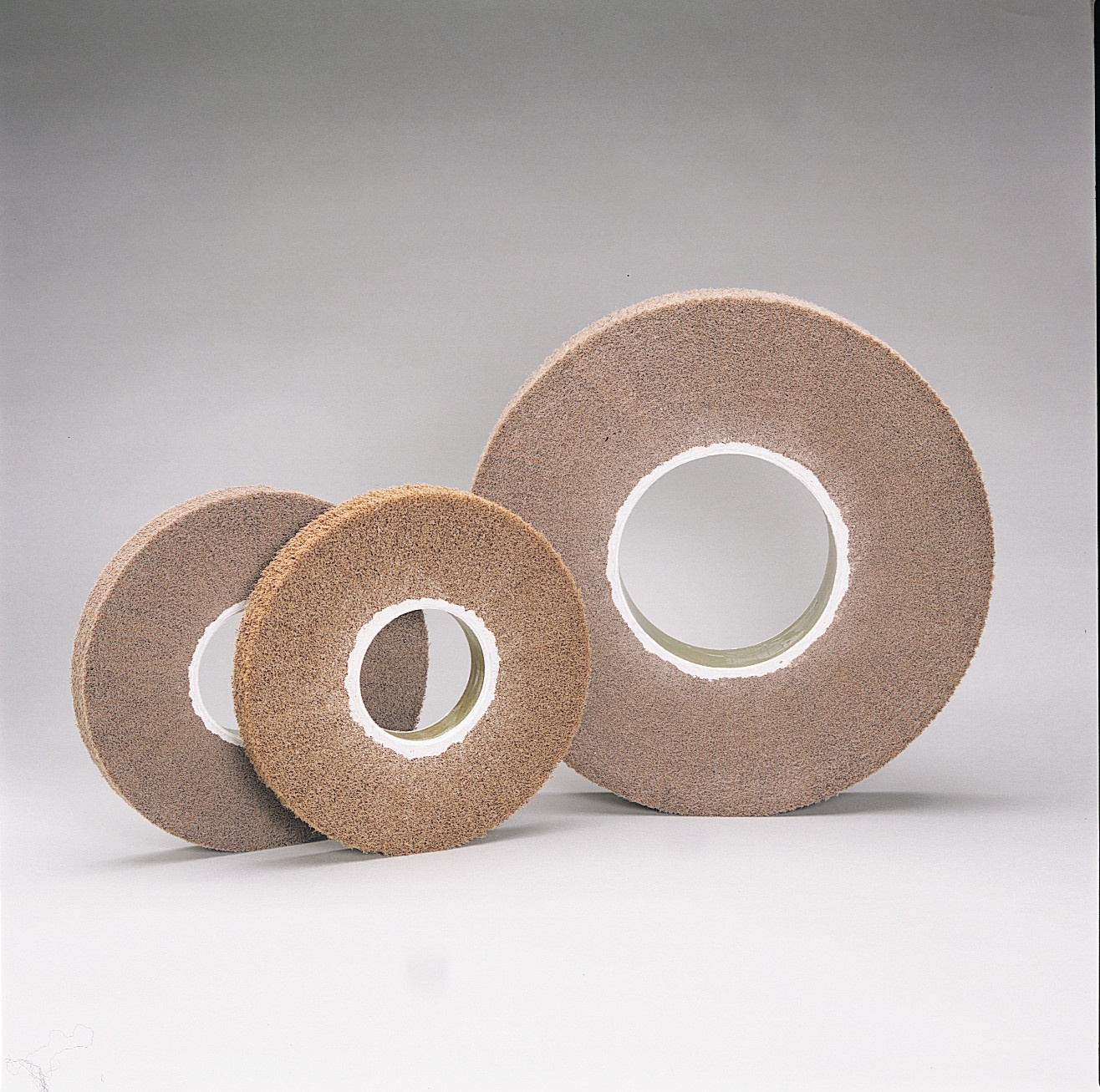 NON-WOVEN FLAP WHL 12IN 1IN 1IN MEDIUM