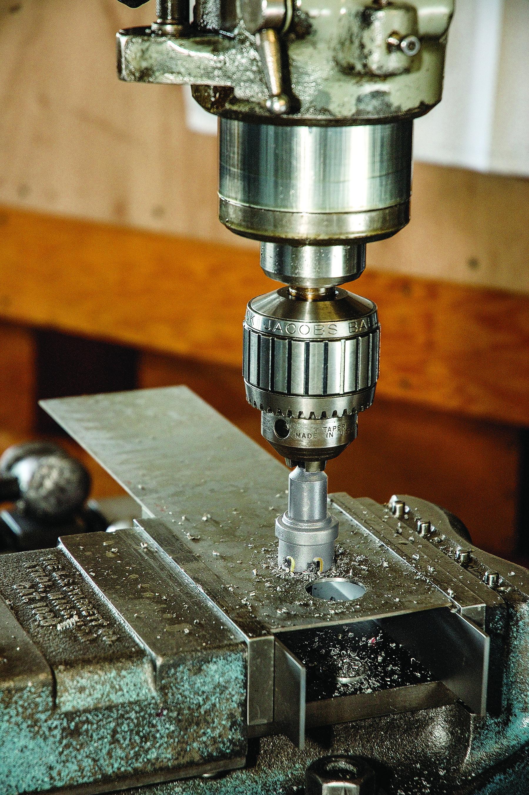 SAW HOLE 19/32IN 1/4IN SST 1/2IN GP